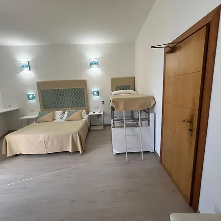 Hotel Da Cecco Santa Teresa Gallura Exterior photo